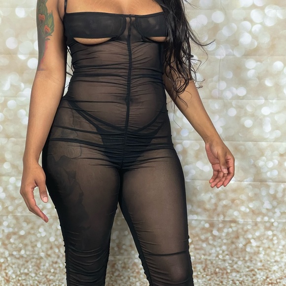 Clothes - Picture 2 of 4